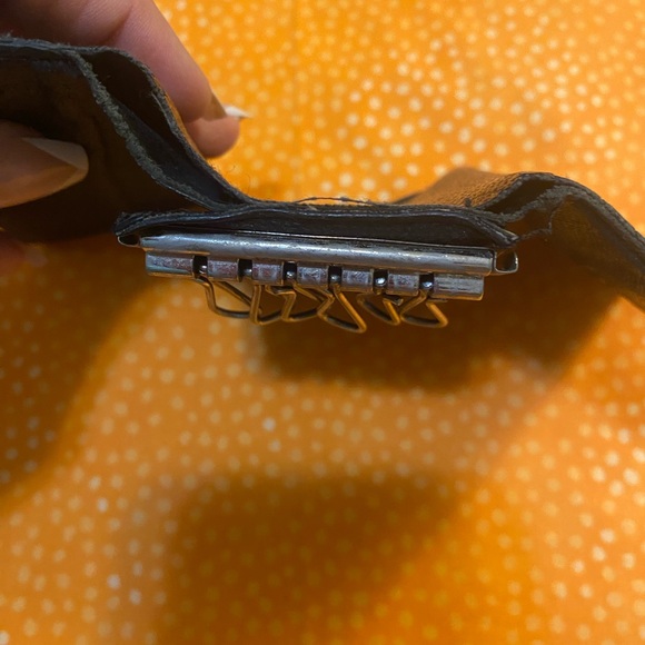 Louis Vuitton Damier Ebene key holder Authentic - Picture 7 of 7